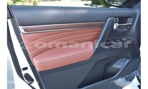 Buy Import Toyota Land Cruiser White Car in Import - Dubai in Dhufar Buy Import Toyota Land Cruiser White Car in Import - Dubai in Dhufar