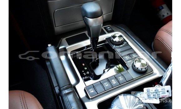 Buy Import Toyota Land Cruiser White Car in Import - Dubai in Dhufar Buy Import Toyota Land Cruiser White Car in Import - Dubai in Dhufar