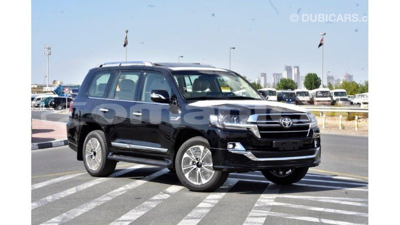 Big with watermark toyota land cruiser dhufar import dubai 2305
