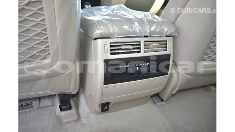 Big with watermark toyota land cruiser dhufar import dubai 2305