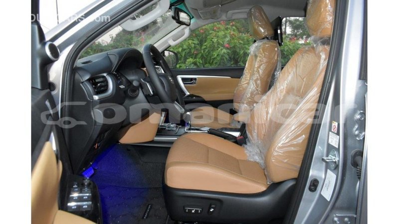 Big with watermark toyota fortuner dhufar import dubai 2306