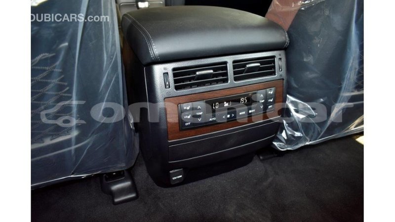 Big with watermark toyota land cruiser dhufar import dubai 2307