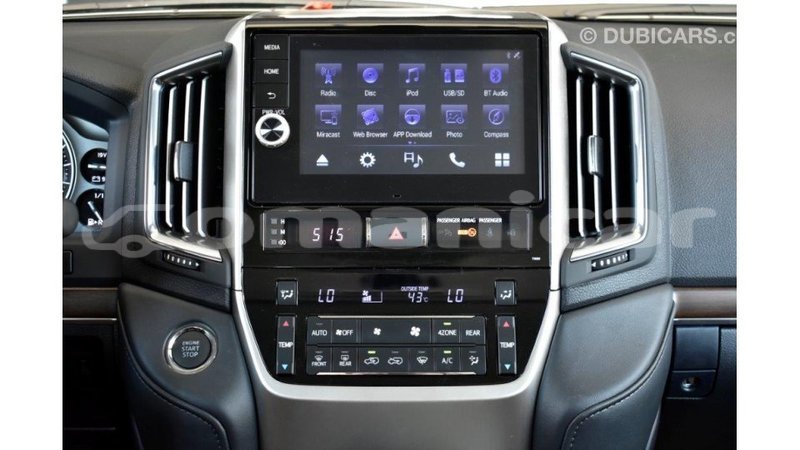 Big with watermark toyota land cruiser dhufar import dubai 2307