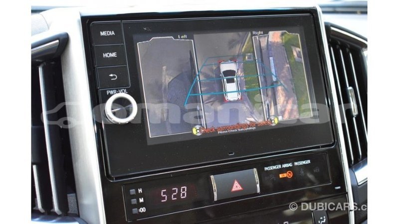 Big with watermark toyota land cruiser dhufar import dubai 2307