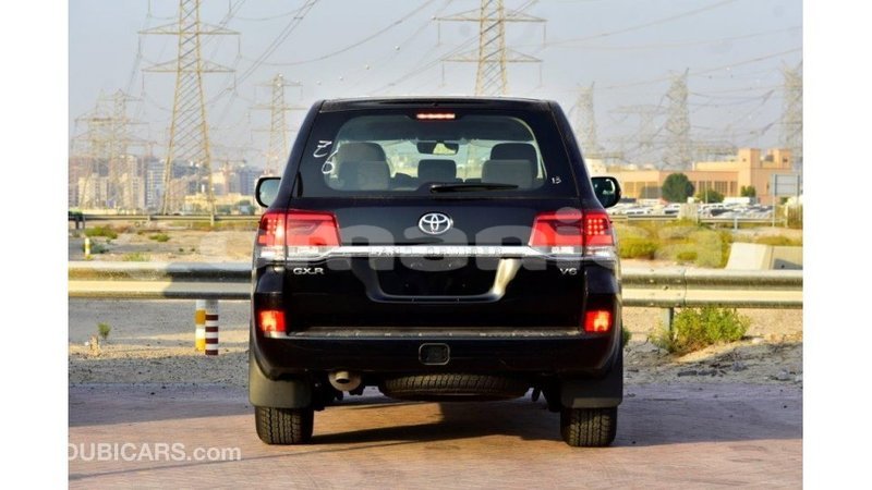 Big with watermark toyota land cruiser dhufar import dubai 2308