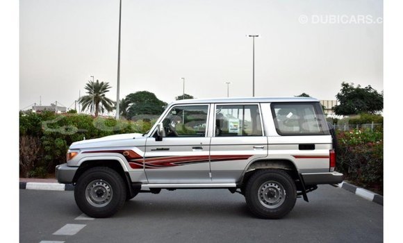 Buy Import Toyota Land Cruiser Other Car in Import - Dubai in Dhufar Buy Import Toyota Land Cruiser Other Car in Import - Dubai in Dhufar