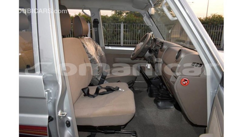 Big with watermark toyota land cruiser dhufar import dubai 2309