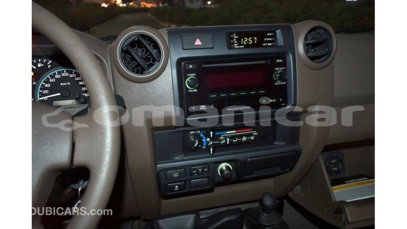 Big with watermark toyota land cruiser dhufar import dubai 2309