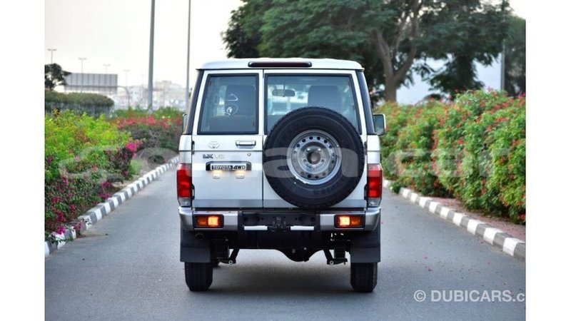Big with watermark toyota land cruiser dhufar import dubai 2309