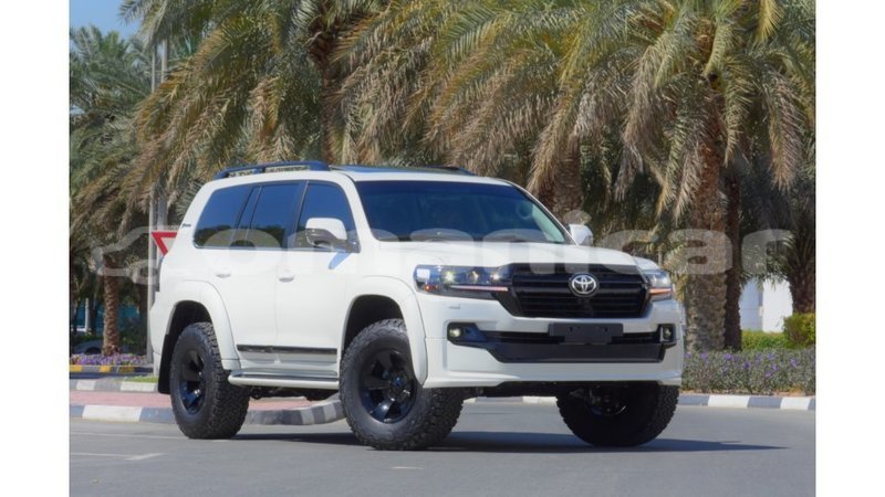 Big with watermark toyota land cruiser dhufar import dubai 2312