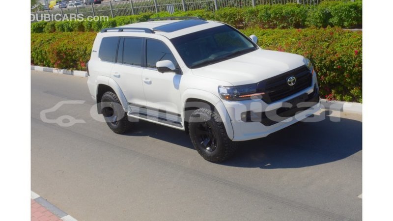 Big with watermark toyota land cruiser dhufar import dubai 2312