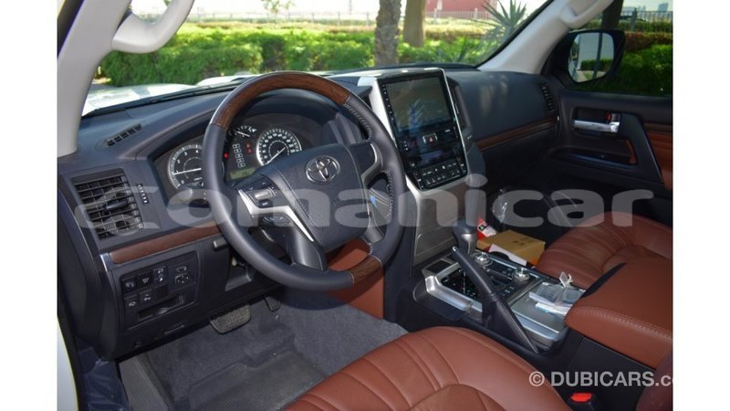 Big with watermark toyota land cruiser dhufar import dubai 2312