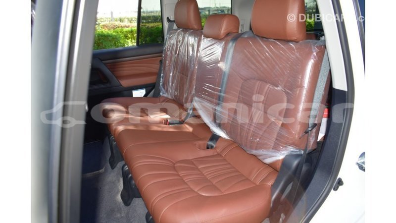 Big with watermark toyota land cruiser dhufar import dubai 2312