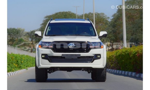 Buy Import Toyota Land Cruiser White Car in Import - Dubai in Dhufar Buy Import Toyota Land Cruiser White Car in Import - Dubai in Dhufar