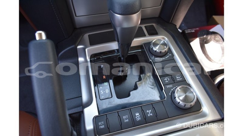 Big with watermark toyota land cruiser dhufar import dubai 2312