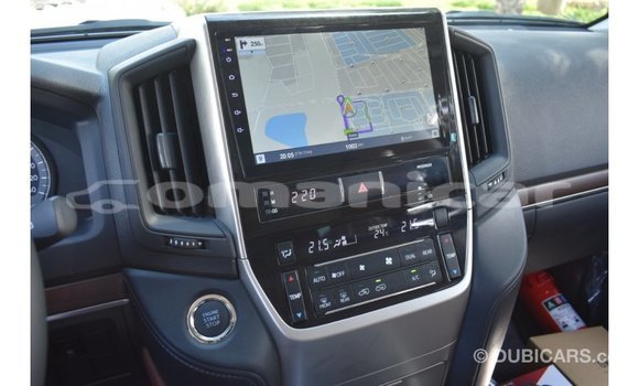 Buy Import Toyota Land Cruiser White Car in Import - Dubai in Dhufar Buy Import Toyota Land Cruiser White Car in Import - Dubai in Dhufar