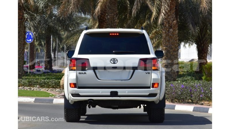 Big with watermark toyota land cruiser dhufar import dubai 2312