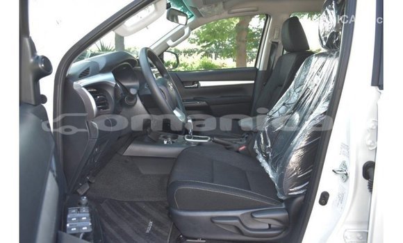 Buy Import Toyota Hilux White Car in Import - Dubai in Dhufar Buy Import Toyota Hilux White Car in Import - Dubai in Dhufar