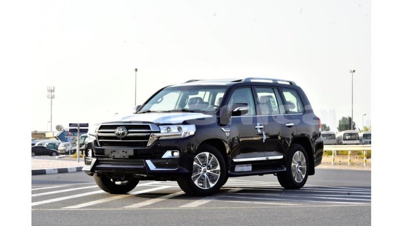 Big with watermark toyota land cruiser dhufar import dubai 2317