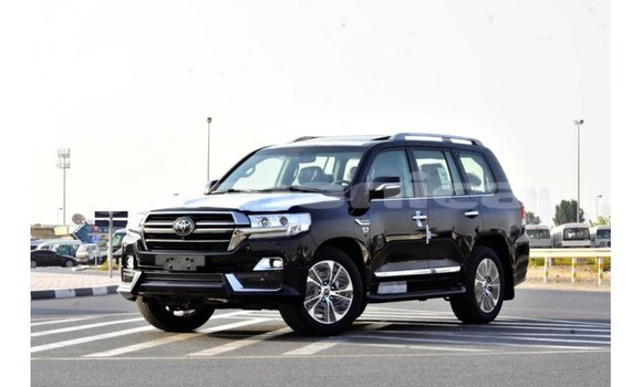 Buy Import Toyota Land Cruiser Black Car in Import - Dubai in Dhufar Buy Import Toyota Land Cruiser Black Car in Import - Dubai in Dhufar