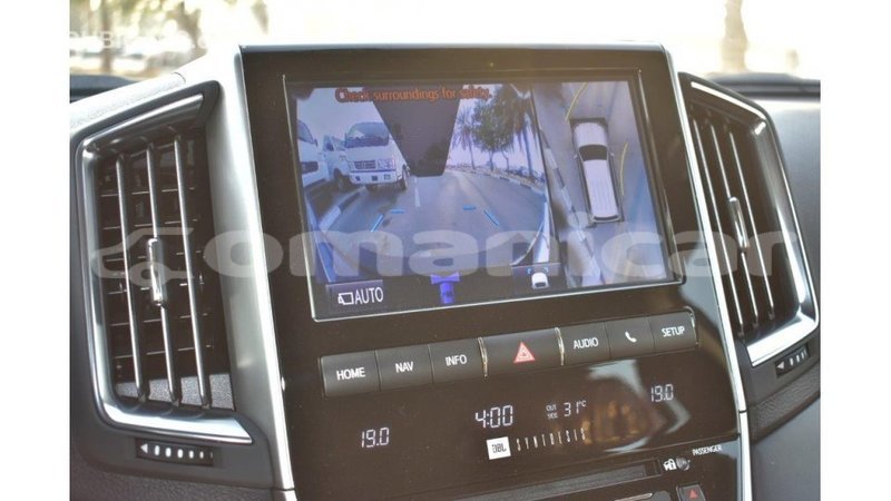 Big with watermark toyota land cruiser dhufar import dubai 2317