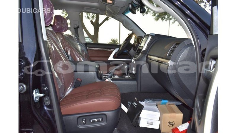 Big with watermark toyota land cruiser dhufar import dubai 2317