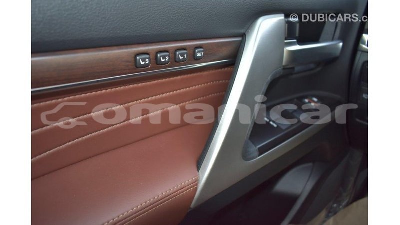 Big with watermark toyota land cruiser dhufar import dubai 2317