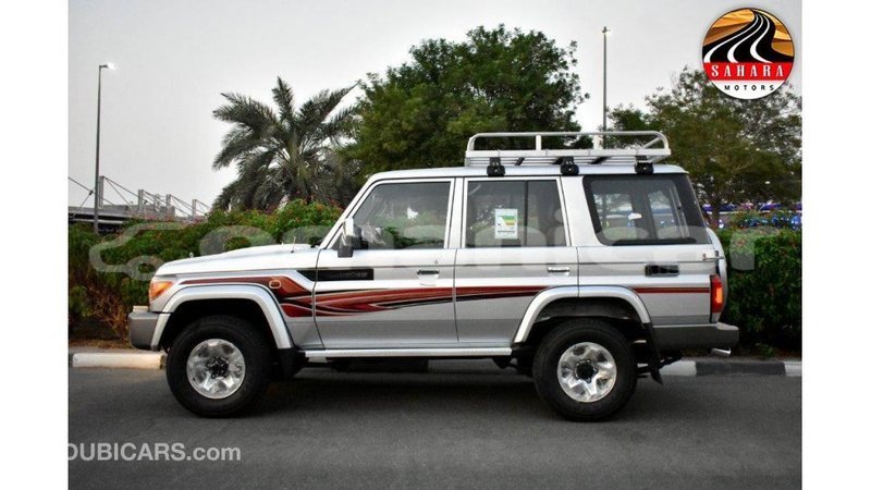 Big with watermark toyota land cruiser dhufar import dubai 2319