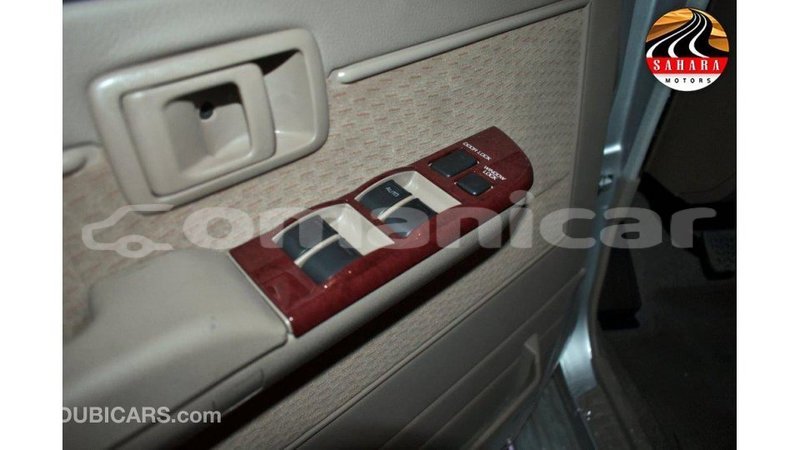 Big with watermark toyota land cruiser dhufar import dubai 2319