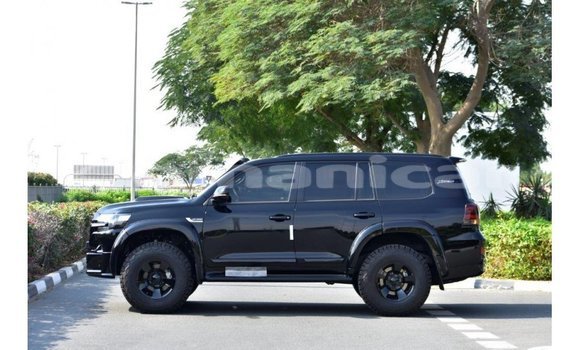 Buy Import Toyota Land Cruiser Black Car in Import - Dubai in Dhufar Buy Import Toyota Land Cruiser Black Car in Import - Dubai in Dhufar