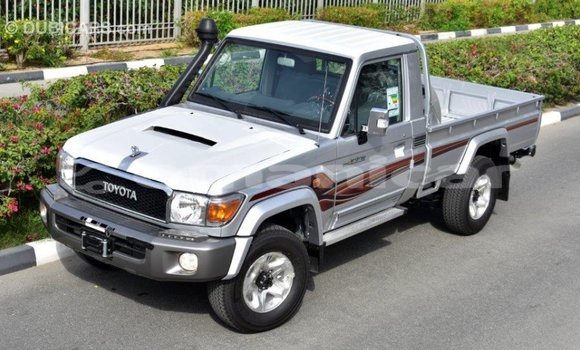 Buy Import Toyota Land Cruiser Other Car in Import - Dubai in Dhufar Buy Import Toyota Land Cruiser Other Car in Import - Dubai in Dhufar