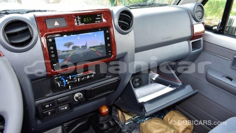 Big with watermark toyota land cruiser dhufar import dubai 2325
