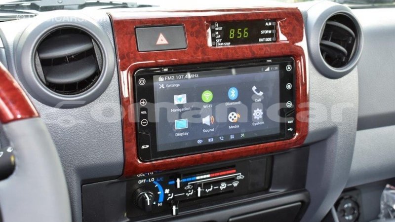 Big with watermark toyota land cruiser dhufar import dubai 2325