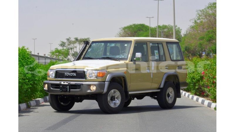Big with watermark toyota land cruiser dhufar import dubai 2326