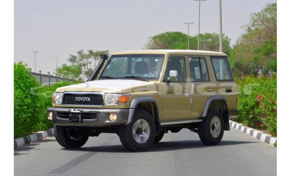 Buy Import Toyota Land Cruiser Beige Car in Import - Dubai in Dhufar Buy Import Toyota Land Cruiser Beige Car in Import - Dubai in Dhufar