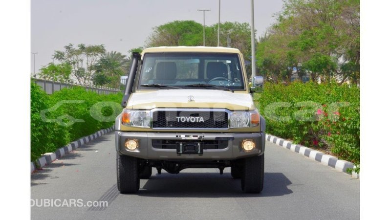 Big with watermark toyota land cruiser dhufar import dubai 2326