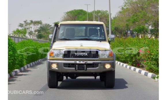 Buy Import Toyota Land Cruiser Beige Car in Import - Dubai in Dhufar Buy Import Toyota Land Cruiser Beige Car in Import - Dubai in Dhufar