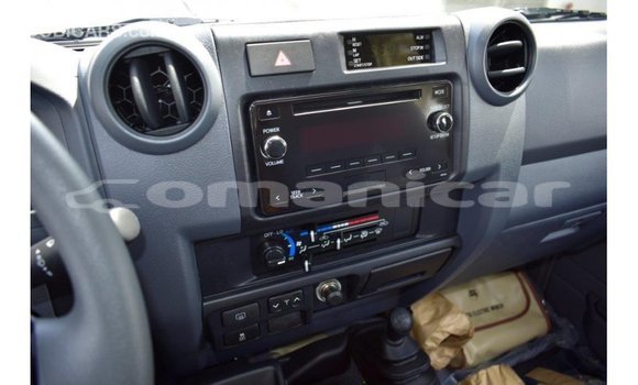 Buy Import Toyota Land Cruiser Beige Car in Import - Dubai in Dhufar Buy Import Toyota Land Cruiser Beige Car in Import - Dubai in Dhufar