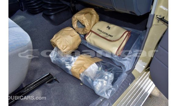 Buy Import Toyota Land Cruiser Beige Car in Import - Dubai in Dhufar Buy Import Toyota Land Cruiser Beige Car in Import - Dubai in Dhufar