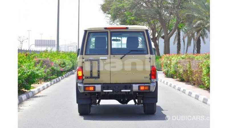 Big with watermark toyota land cruiser dhufar import dubai 2326