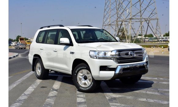 Buy Import Toyota Land Cruiser White Car in Import - Dubai in Dhufar Buy Import Toyota Land Cruiser White Car in Import - Dubai in Dhufar