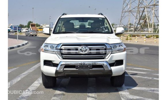 Buy Import Toyota Land Cruiser White Car in Import - Dubai in Dhufar Buy Import Toyota Land Cruiser White Car in Import - Dubai in Dhufar