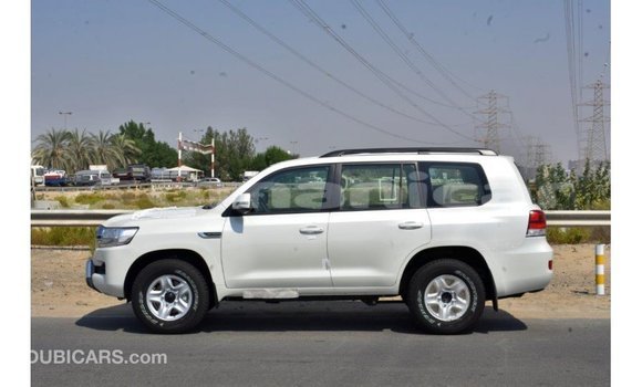 Buy Import Toyota Land Cruiser White Car in Import - Dubai in Dhufar Buy Import Toyota Land Cruiser White Car in Import - Dubai in Dhufar