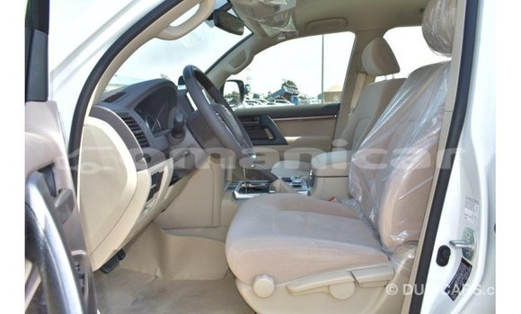 Buy Import Toyota Land Cruiser White Car in Import - Dubai in Dhufar Buy Import Toyota Land Cruiser White Car in Import - Dubai in Dhufar