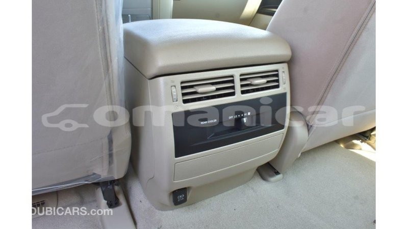 Big with watermark toyota land cruiser dhufar import dubai 2327