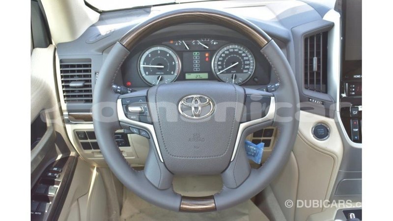 Big with watermark toyota land cruiser dhufar import dubai 2327