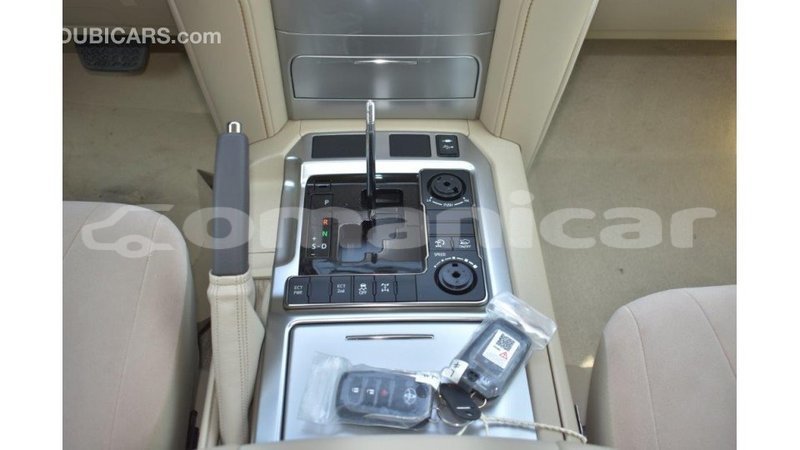 Big with watermark toyota land cruiser dhufar import dubai 2327
