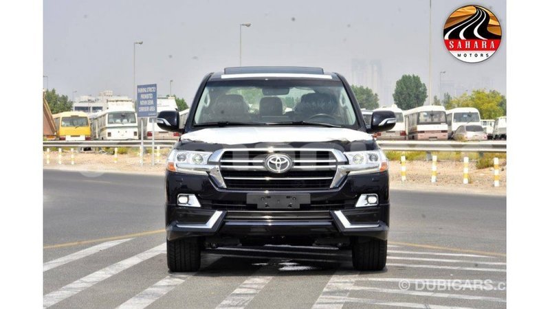 Big with watermark toyota land cruiser dhufar import dubai 2329