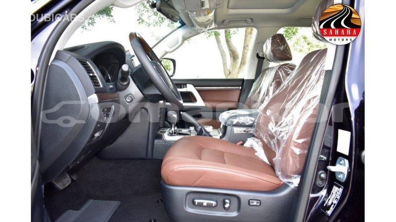 Big with watermark toyota land cruiser dhufar import dubai 2329