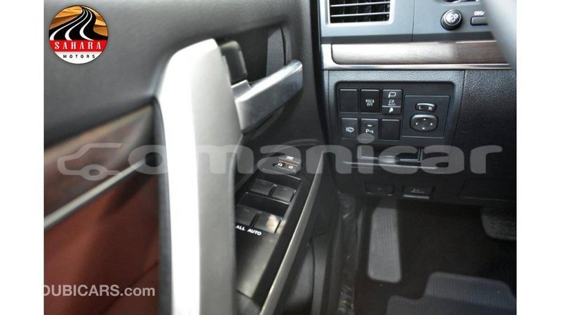 Big with watermark toyota land cruiser dhufar import dubai 2329